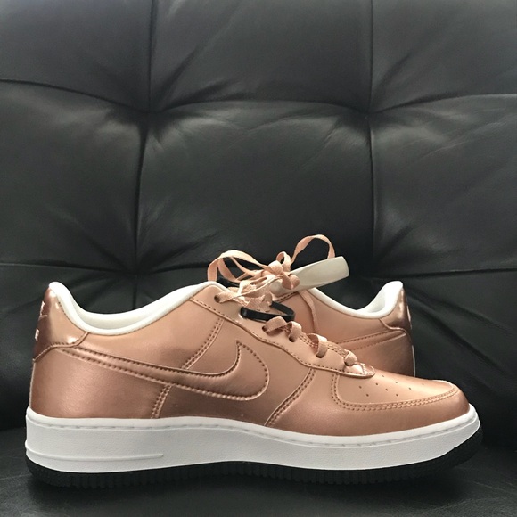 Air Force 1 Rose Gold Metallic Size 7y women’s 8.5 - Picture 6 of 7